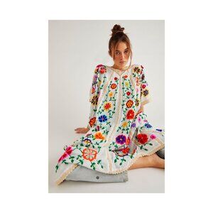 Floral Embroidered White Tunic Top